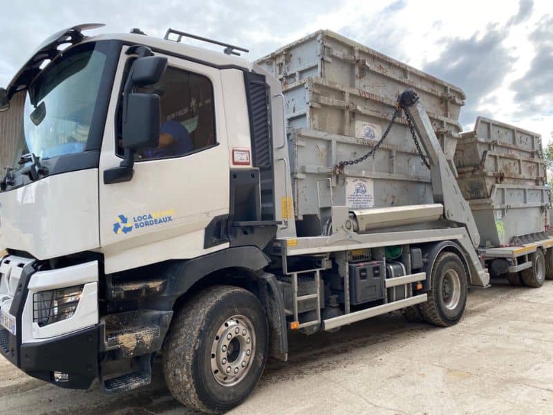 Camion et bennes Loca Benne Gironde livrés à Lormont